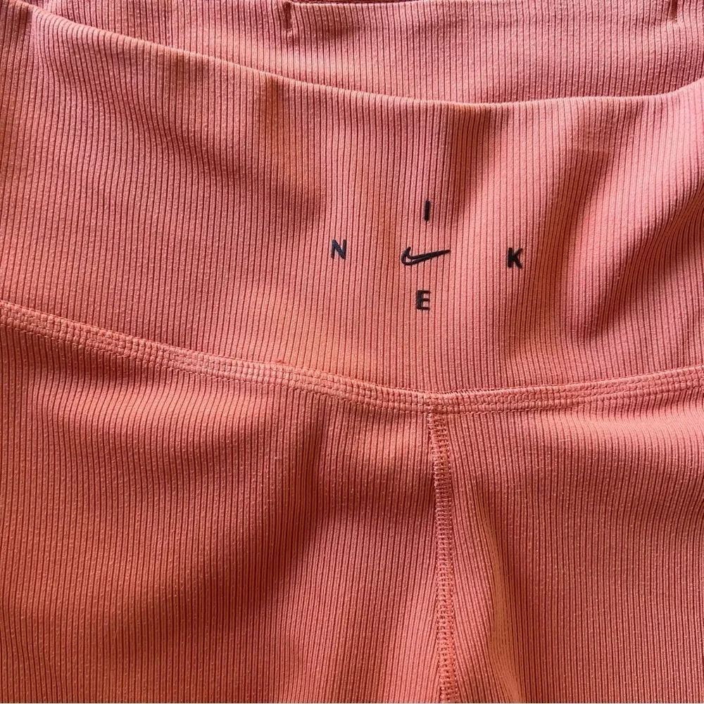 Nike Women's Size Md One Luxe Ribbed Leggings Pants Madder Root DV0049-827